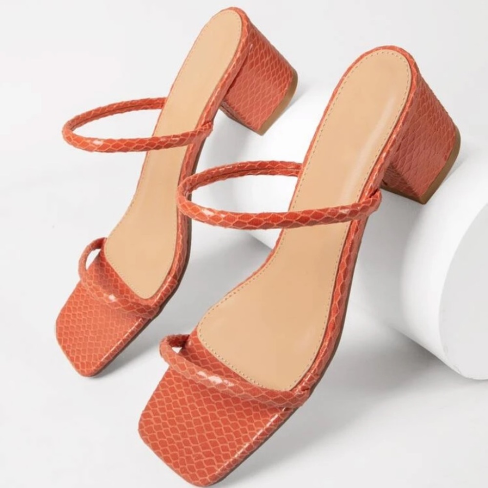 ✨NEW✨orange croc print strappy square toe heeled sandals size 11
